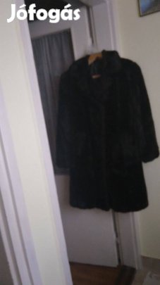 Női szövet téli kabát 54-s méretbe