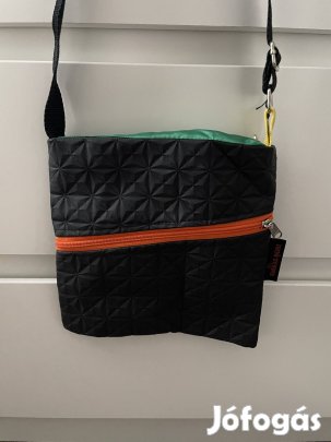 Női táska, oldaltáska