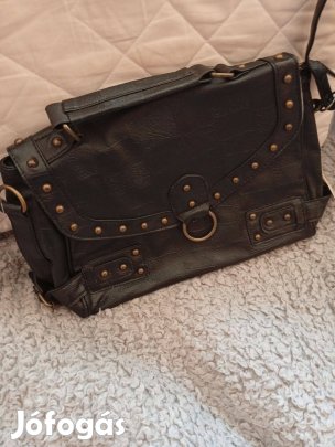 Női táska fekete