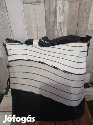 Női táska,oldaltáska fekete