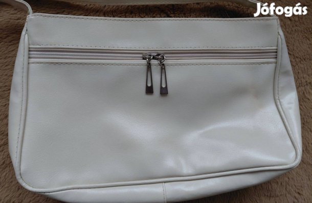Női táskák használt jó áron