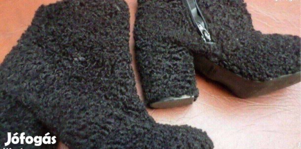 Női téli csizma fekete szőrme extra meleg