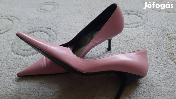 Női tűsarkú cipő 39 méret