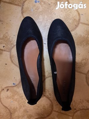 Női új cipő akar alkalomra is
