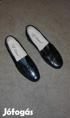 Női új fekete cipő