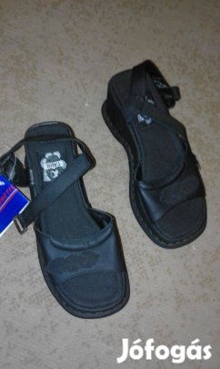 Női új fekete szandál