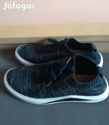 Női,unisex sötétkék spriccelt mintás 40-méretű sportcipő,új!/76