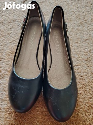 Női ünneplő cipő