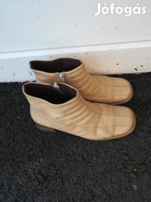 Női,valódibőr.világos 40-méretű bokacsizma,olcsón!/71