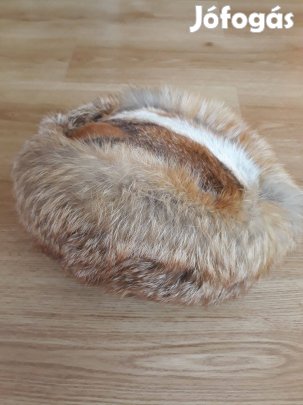 Női vörösróka sapka