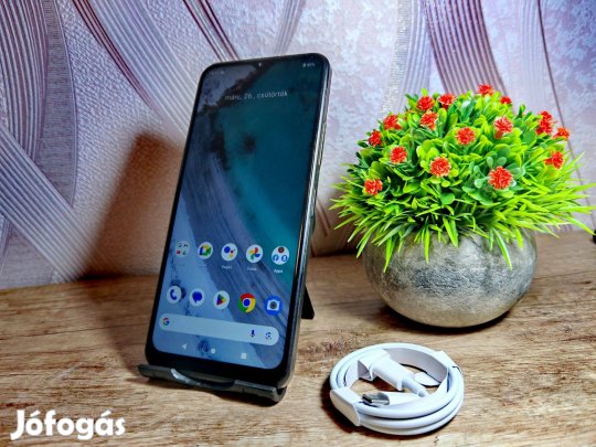 Nokia C32 64GB Kártyafüggetlen, Dual SIM, jó állapotban, új usb kábel!