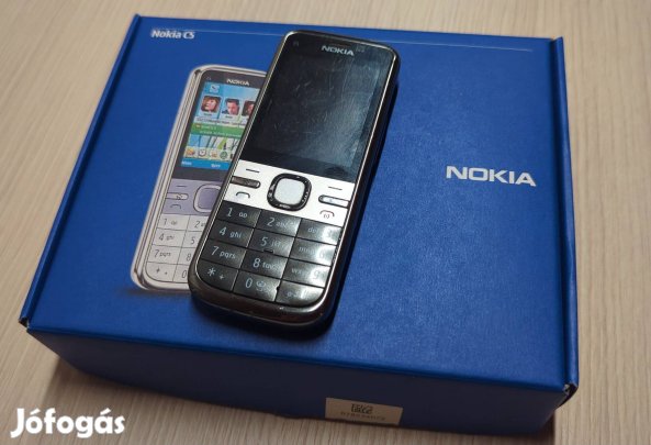 Nokia C5-00 telefon mobiltelefon dobozában, töltővel