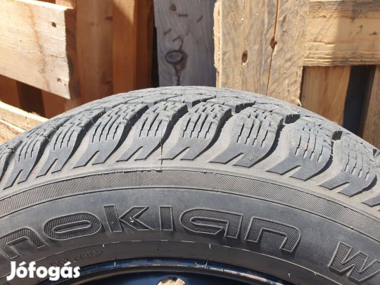 Nokian 195/65 R15 téli gumi szett acél felnivel