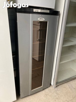 Nordfrost üvegajtós borhűtő - 220 L