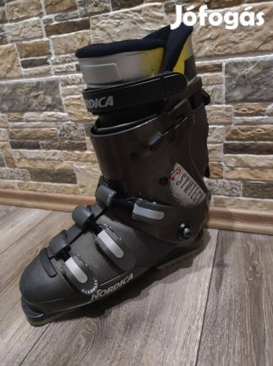 Nordica síbakancs 43-as méretű