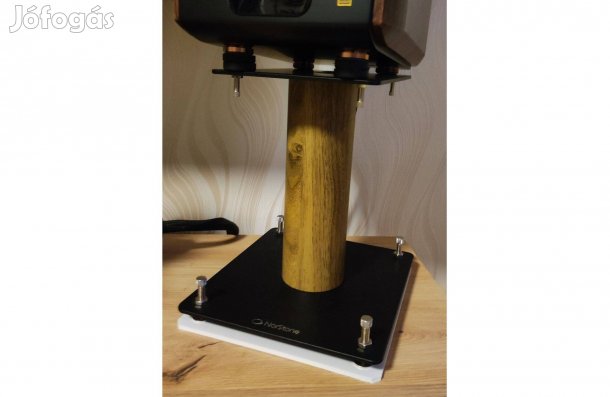 Norstone Stylum S állvány 250 mm, dió szín