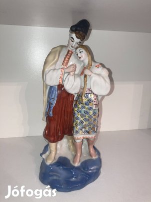 Nosztalgikus ölelkezők porcelán 
