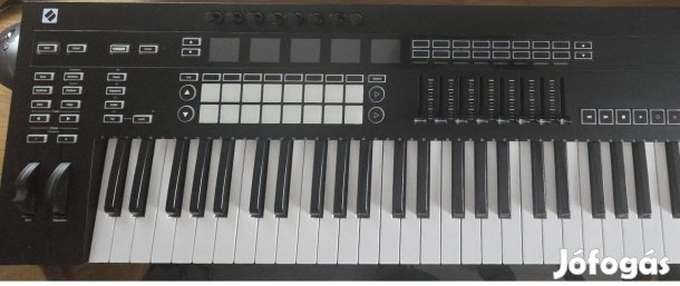 Novation 61SL Mkiii mester és vezérlő midi billentyű