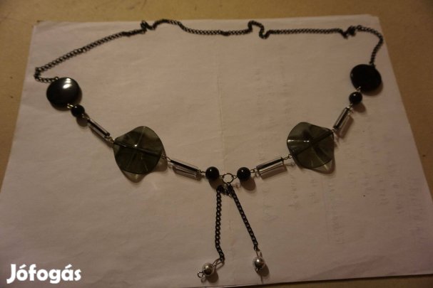 Nyaklánc gyöngyös medállal eladó