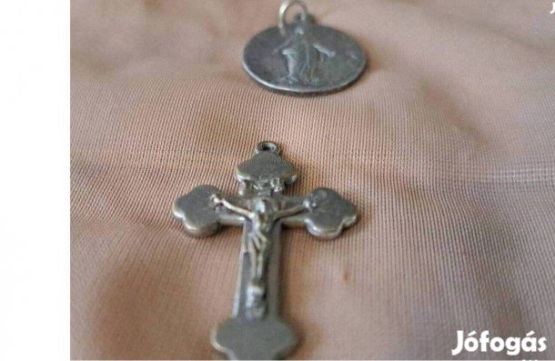 Nyaklánc kereszt és kegyérme