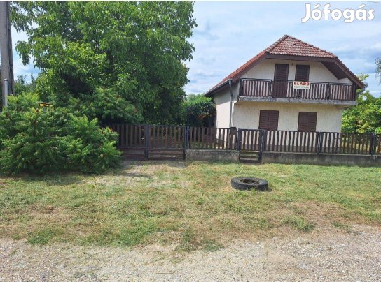 Nyaraló Abádszalók