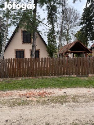 Nyaraló, hétvégi ház eladó