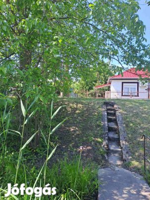 Nyaraló a Keleti-főcsatorna partján