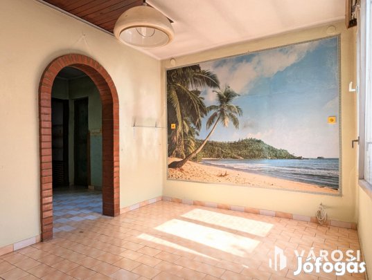 Nyaraló vagy  kis családi ház - Ön dönt!