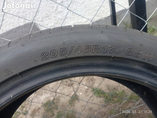 Nyári Gumi 205/45 R17