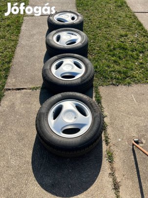 Nyári kocsigumi Opel Corsa 4 db 185/70 R14