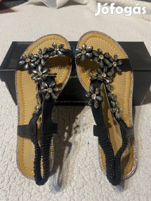 Nyári szandálok, cipők , papucsok !