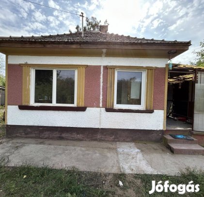 Nyársapáton Hetedik dűlőben tanya eladó!