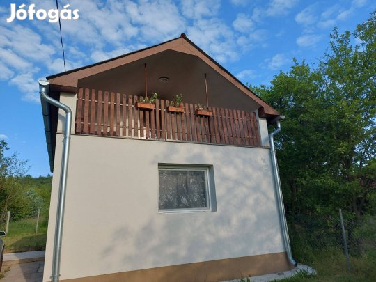 Nyékládháza szélén nagy telken lakható ház