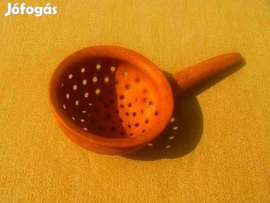 Nyeles cserép szűrőtál