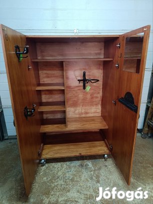 Nyerges Nyeregszekrény 1