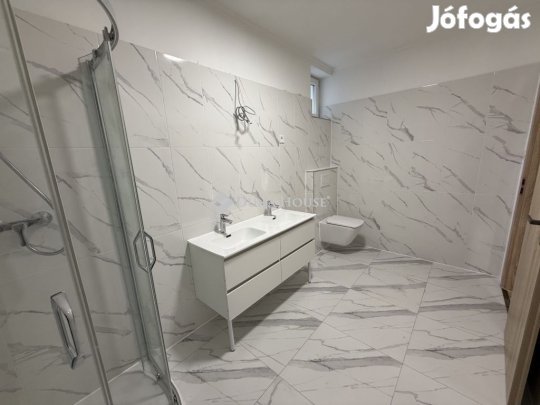 Nyergesújfalui 120 nm-es ház eladó