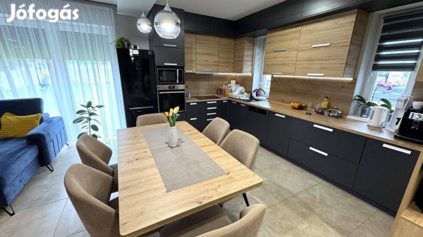 Nyíregyháza Báthory lakóparkban 142 nm-es 3 szoba nappalis családi