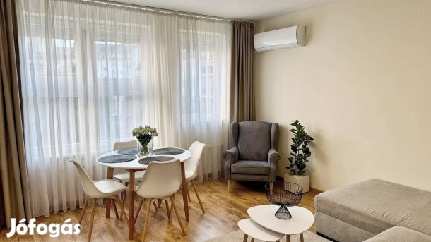 Nyíregyháza Belvárosában Erkélyes, Első Emeleti Lakás Eladó!