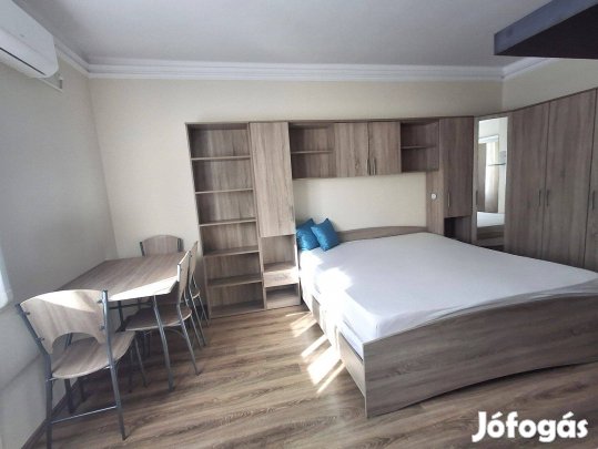 Nyíregyháza Jósa András utcában 2.emeleti kis lakás eladó!