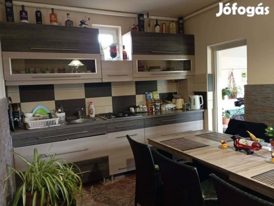 Nyíregyháza-Nyírszőlősön Jó Állapotú Családi Ház Eladó