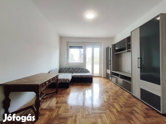 Nyíregyháza Vasgyár Utcán Udvarra Néző Ablakokkal 2 Szobás Lakás Kiadó