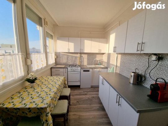 Nyíregyháza, Búza tér, 62 m2-es, társasházi lakás, 3 szobás, kiváló