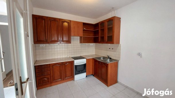 Nyíregyháza, Egyház utcán I emeleti lakás eladó