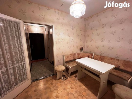 Nyíregyháza, Toldi utcában 54m2-es, 2 szoba nagy konyhás, azonnal költ