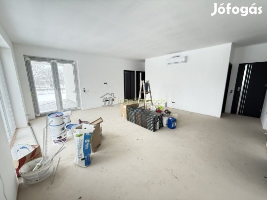 Nyíregyháza - Ságvári kertváros - Családiház - Eladó