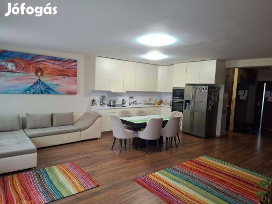 Nyíregyháza, belváro Selyem utcaán 111 m2-es modern I.e. lakás eladó