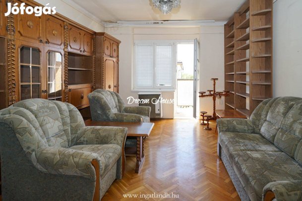 Nyíregyháza belvárosában eladó azonnal költözhető lakás, és garázs!