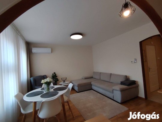 Nyíregyháza belvárosában eladó téglalakás