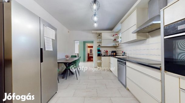 Nyíregyházai 166 nm-es ház eladó