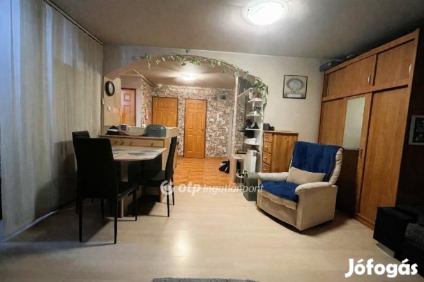 Nyíregyházai 42 nm-es lakás eladó